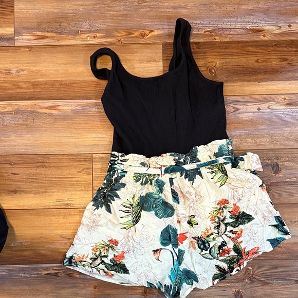 SHEIN Black Tank Top and Cream Tropical Shorts Romper with Tie Belt Size XL - Picture 3 of 4